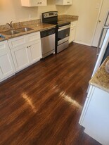 1960 Camelot St, Unit Francis in Orange, TX - Building Photo