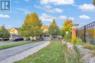 51 Laughland Ln in Guelph, ON - Building Photo - Building Photo
