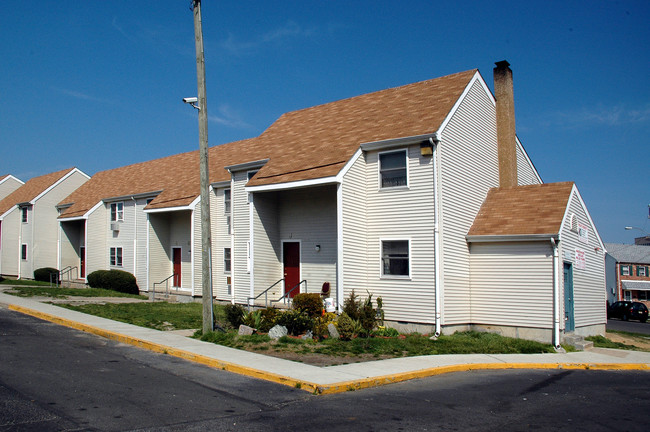 Barclay Arms Apartments in Atlantic City, NJ - Building Photo - Building Photo