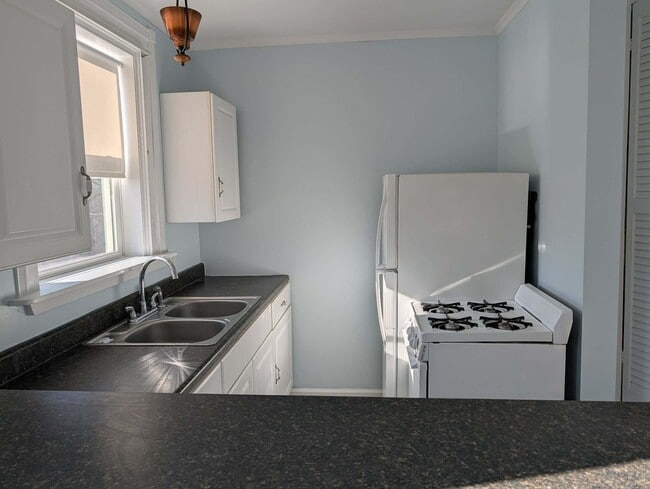 331 W 5th St, Unit 1