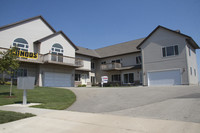 722 Cherokee Path in Lake Mills, WI - Foto de edificio - Building Photo