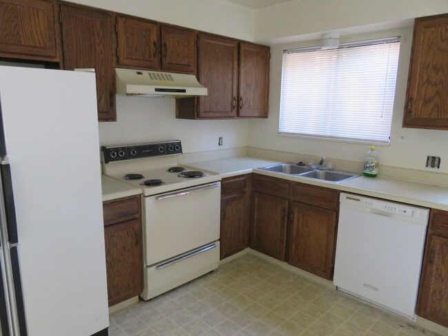 4710 N Carefree Cir in Colorado Springs, CO - Building Photo - Building Photo