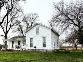 2728 Marshall Rd in Medina, NY - Building Photo