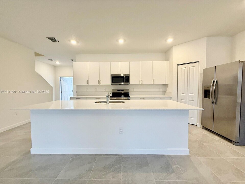 3032 Park Pl in Dania Beach, FL - Building Photo