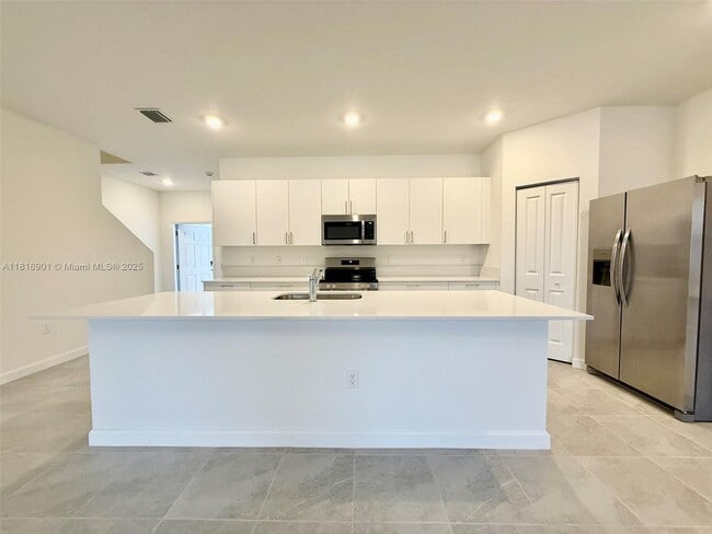 property at 3032 Park Pl