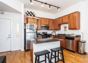 901 W Madison St in Chicago, IL - Building Photo - Building Photo