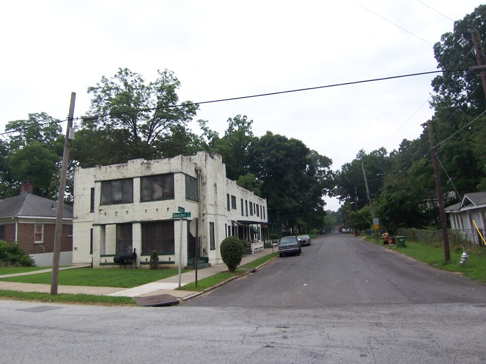 1478 Beecher St in Atlanta, GA - Foto de edificio