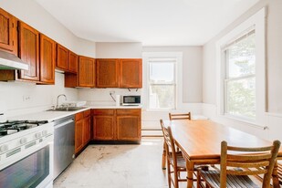 94 Sciarappa St, Unit 2 Apartamentos