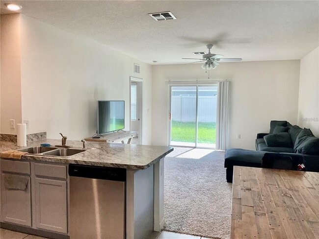 718 Chinoy Rd in Davenport, FL - Building Photo - Building Photo