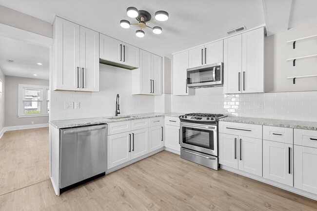 8234 Orchard Ave in Warren, MI - Building Photo - Building Photo