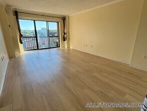15 N Beacon St in Boston, MA - Building Photo - Building Photo