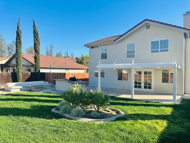 24806 Fire Falls Dr in Murrieta, CA - Building Photo - Building Photo