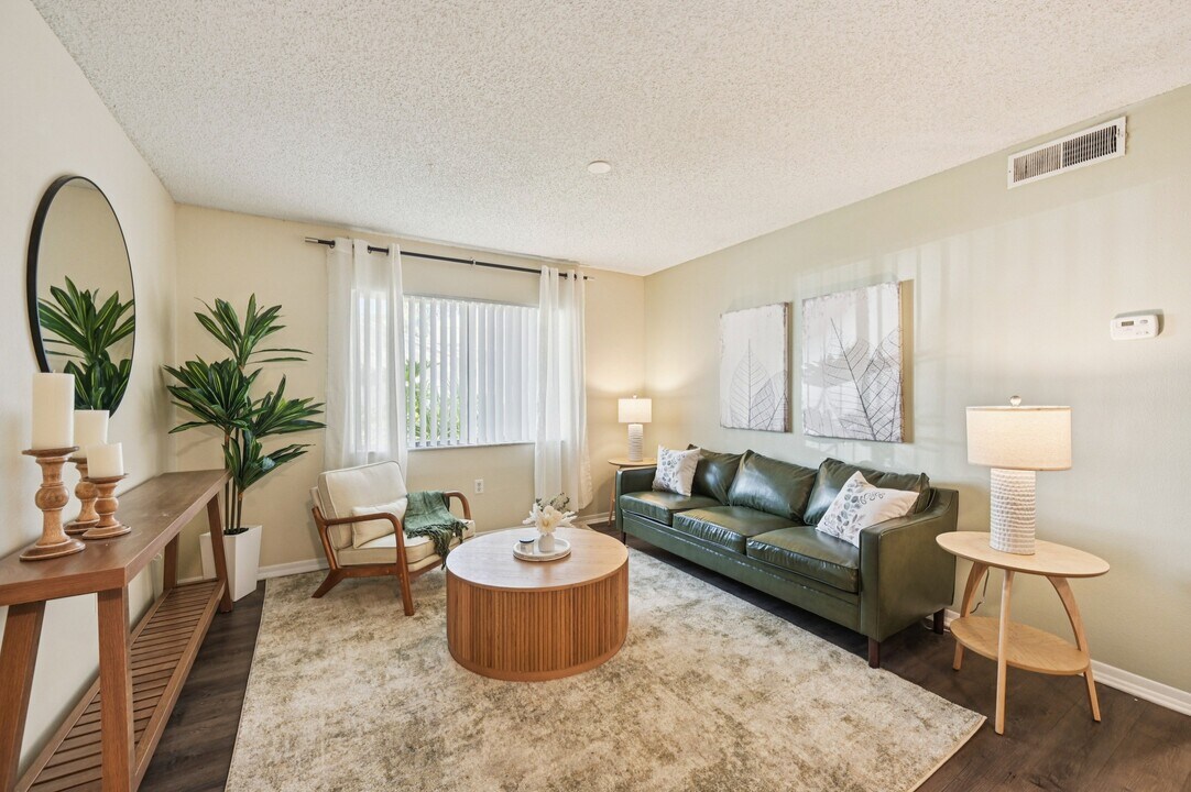 Sarasota South in Bradenton, FL - Building Photo