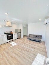 1222 Holly St in Oceanside, CA - Building Photo - Building Photo