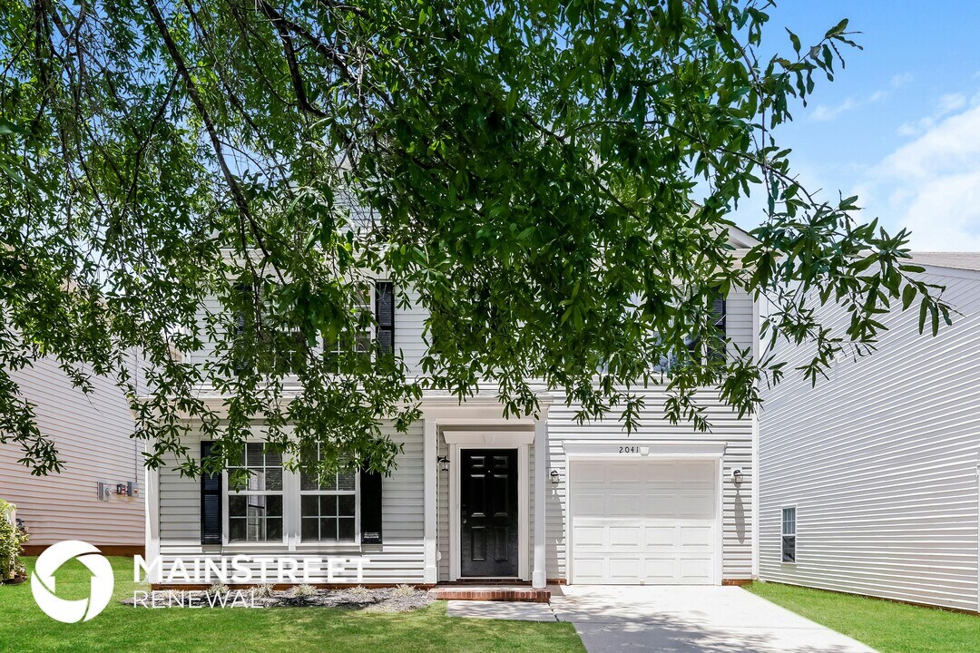 2041 Dunsmore Ln in Waxhaw, NC - Building Photo