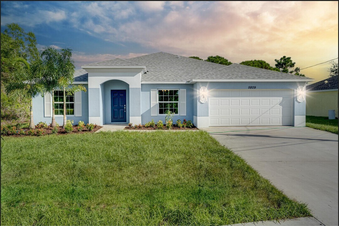 5809 NW Beckham Ct in Port St. Lucie, FL - Building Photo