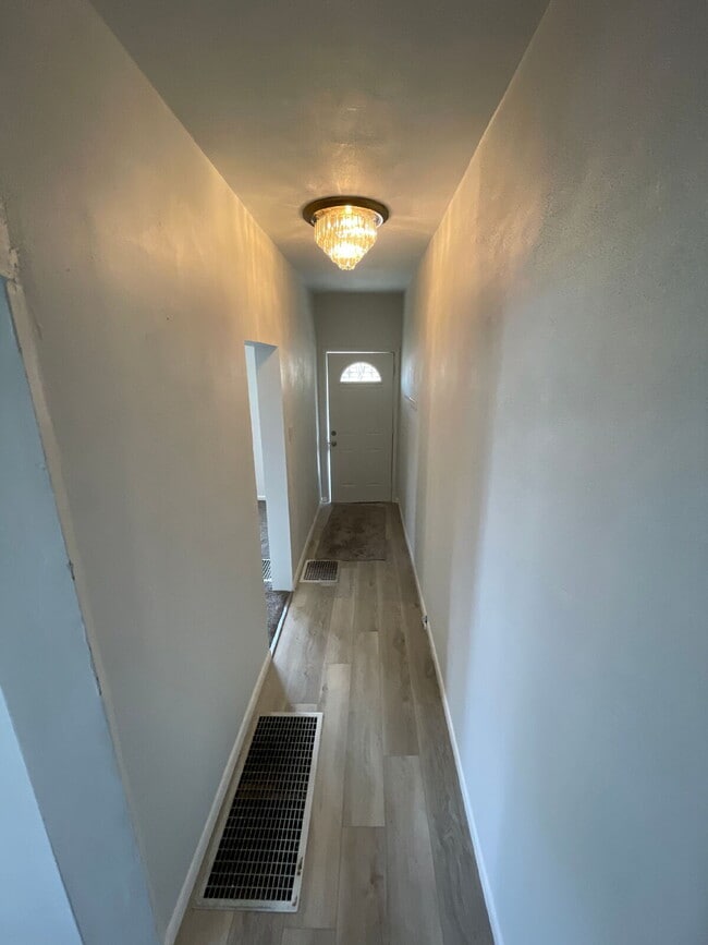 1367 Montezuma St in Pittsburgh, PA - Building Photo - Building Photo