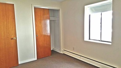 80 Bow St in Medford, MA - Foto de edificio - Building Photo