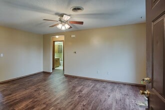 1101 Clifford Dr in Urbana, IL - Building Photo - Building Photo