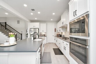 28011 Withers Dr in Spring, TX - Foto de edificio - Building Photo