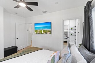 719 NE 36th St in Oakland Park, FL - Building Photo - Building Photo