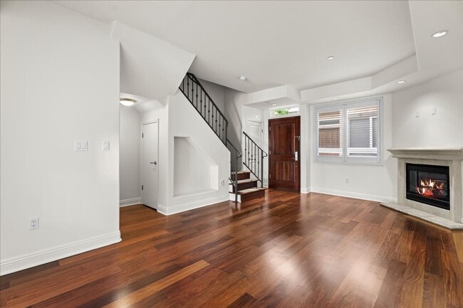 11323 Huston St in Los Angeles, CA - Building Photo - Building Photo