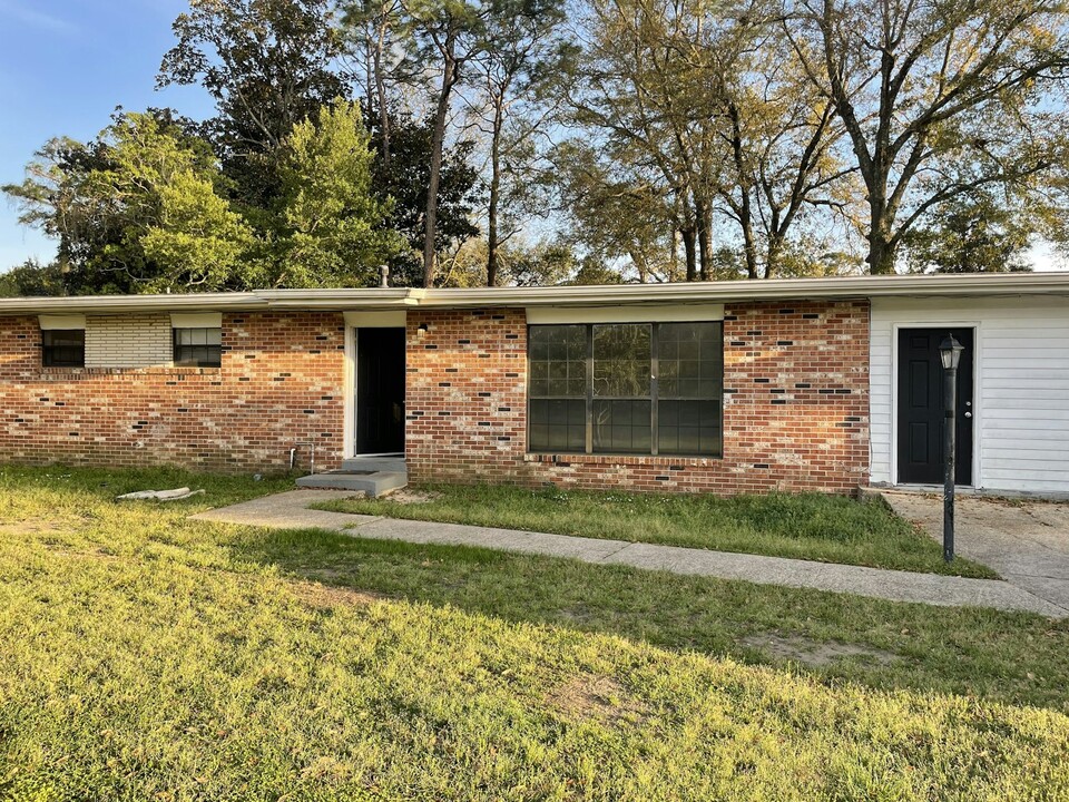 3711 Tom Ln Dr in Pensacola, FL - Building Photo