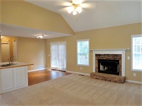 2058 Queensbury Dr in Acworth, GA - Building Photo - Building Photo