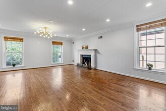 11008 Wickshire Way in Rockville, MD - Building Photo - Building Photo