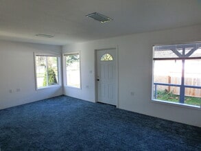 1029 Vista Dr in Grants Pass, OR - Building Photo - Building Photo