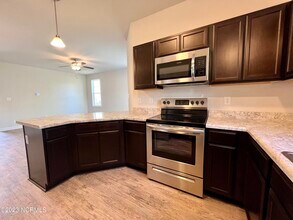 421 Vandemere Ct in Holly Ridge, NC - Building Photo - Building Photo