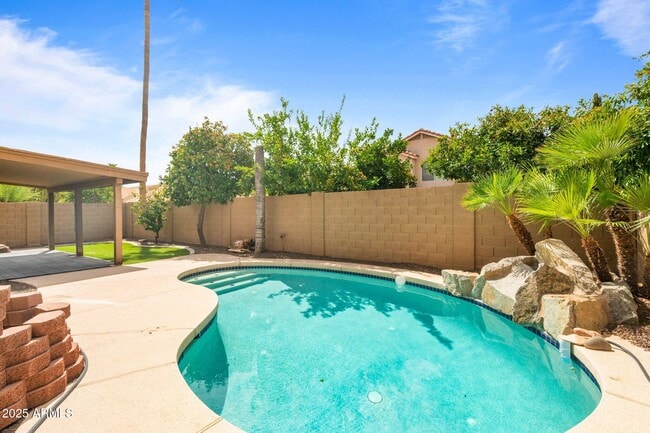 4529 E Bluefield Ave in Phoenix, AZ - Building Photo - Building Photo