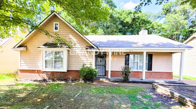 property at 4702 Crestfield Rd