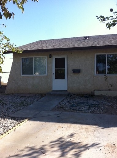 216 Kola St in Henderson, NV - Building Photo