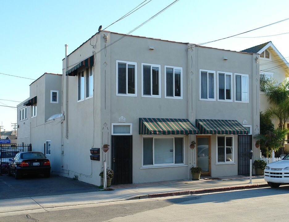 2004-2006 Court St in Newport Beach, CA - Building Photo