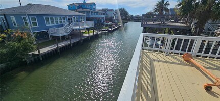 1643 Railroad St in San Leon, TX - Building Photo - Building Photo