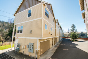 Springwater Corridor in Gresham, OR - Foto de edificio - Building Photo