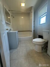 40 John St in Carteret, NJ - Foto de edificio - Building Photo