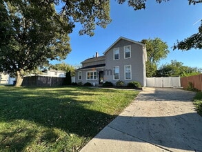 511 W Goldsborough St in Crown Point, IN - Building Photo - Building Photo