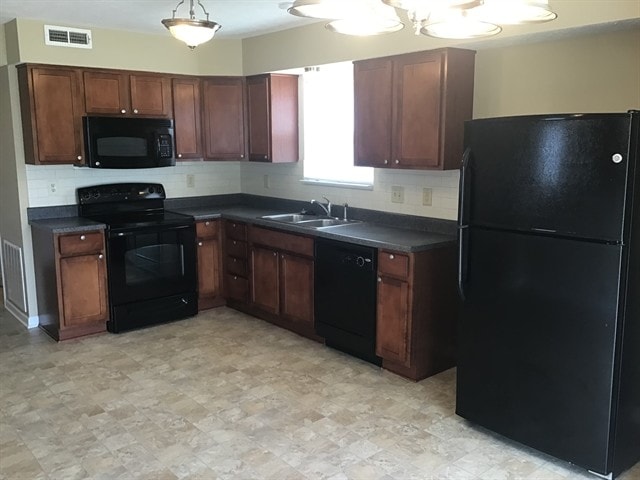 5242 Basin Park Dr in Indianapolis, IN - Foto de edificio - Building Photo