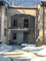 2 Secora Rd in Monsey, NY - Building Photo