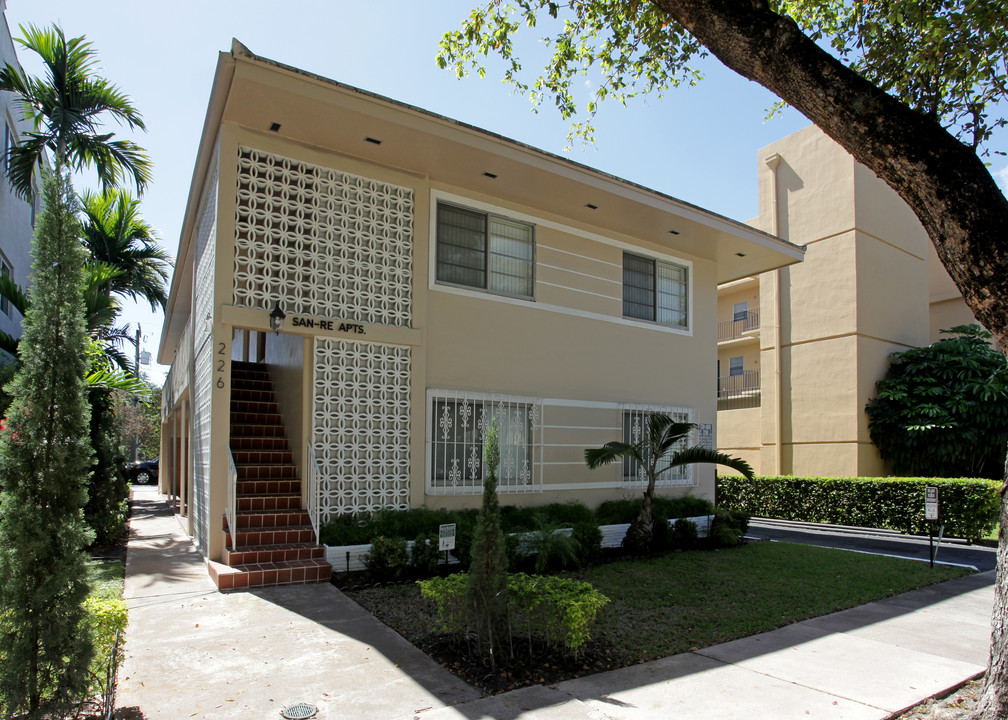 San-Re Apartments in Coral Gables, FL - Building Photo