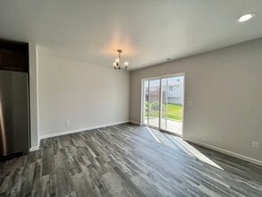 129 Marshall Lp in Bismarck, ND - Building Photo - Building Photo