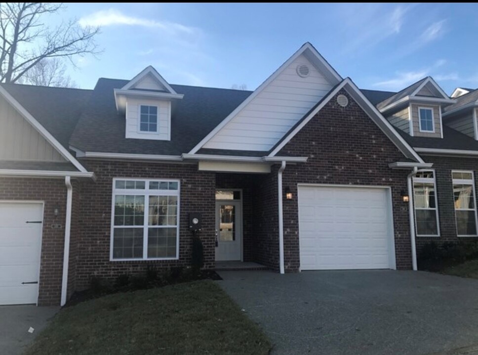 319 Bowerwood Cir, Unit 319 in Cookeville, TN - Foto de edificio