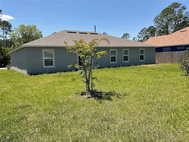 36 Red Barn Dr in Palm Coast, FL - Foto de edificio - Building Photo