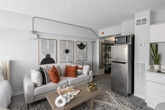 16 W 10th St in Erie, PA - Building Photo - Building Photo