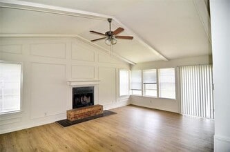 2017 Shenandoah Dr in Carrollton, TX - Building Photo - Building Photo