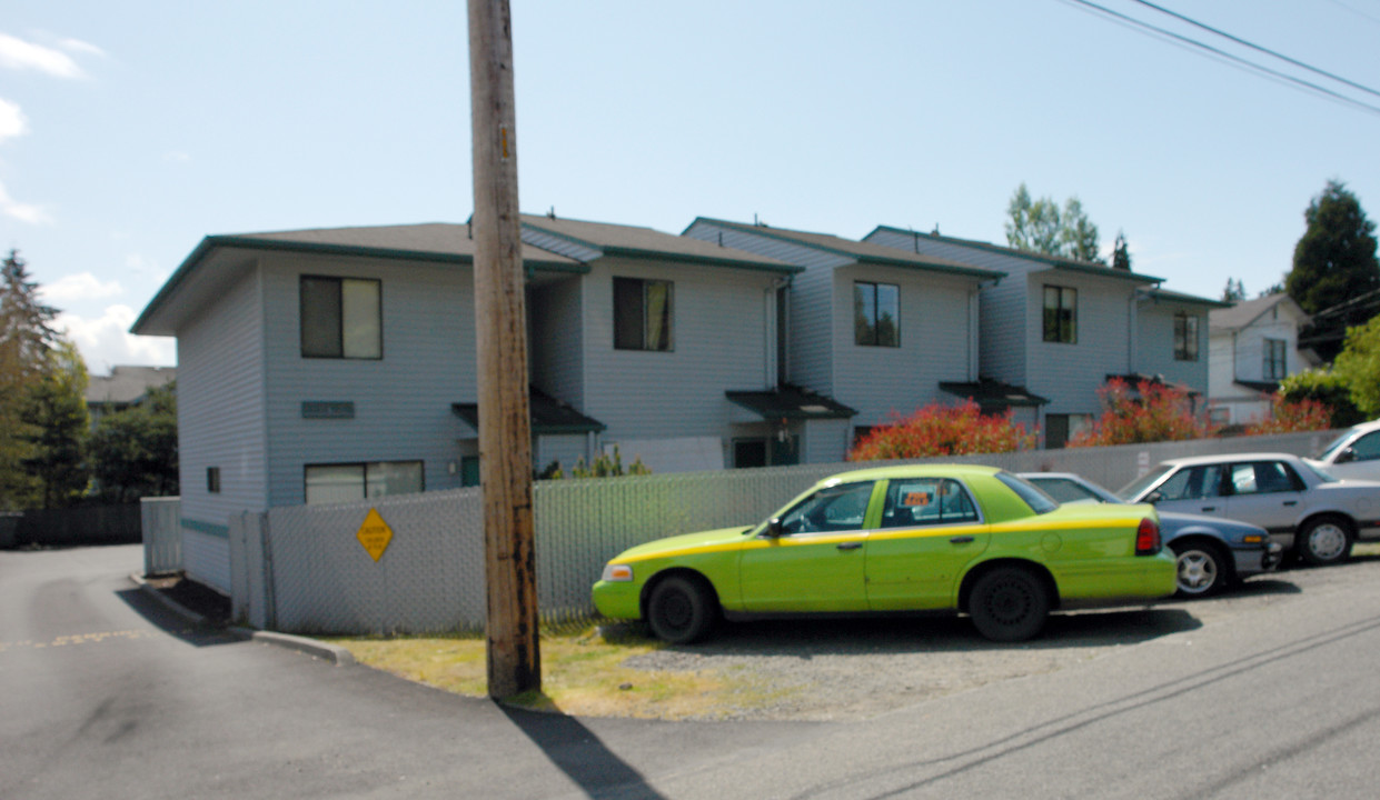 927 100th St in Seattle, WA - Building Photo