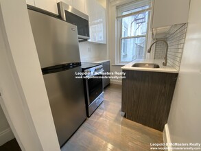 104 Peterborough St, Unit 33 in Boston, MA - Building Photo - Building Photo