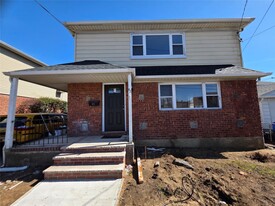 83 Gibson Blvd in Valley Stream, NY - Building Photo